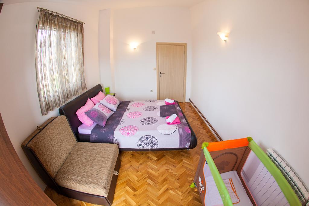 Apartments Vila Masha Petrovac na moru Exterior foto