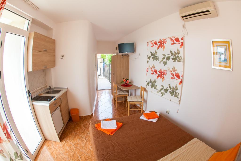 Apartments Vila Masha Petrovac na moru Exterior foto
