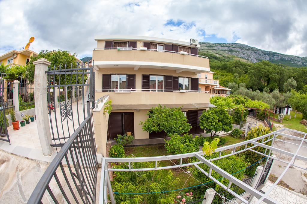 Apartments Vila Masha Petrovac na moru Exterior foto